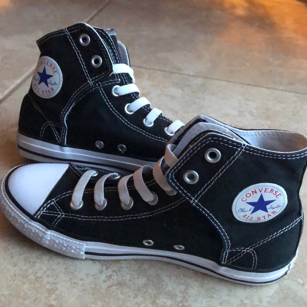 ♥️SALE♥️Converse unisex mens size 5 women size 7
